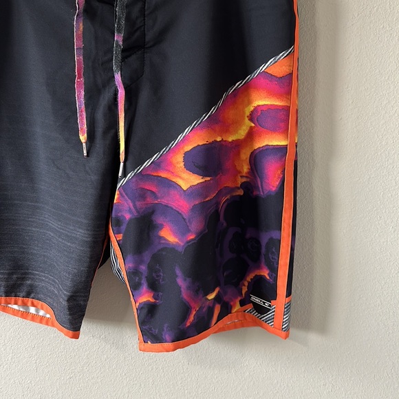 O'Neill Hyperfreak Men's Boardshorts Size 34 Orange/Purple/Black/Sunset - Picture 3 of 16
